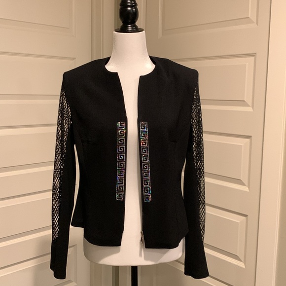 Women’s Blazer - Picture 2 of 16